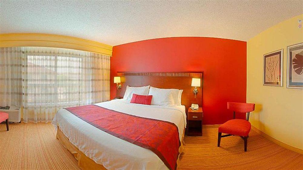 Courtyard By Marriott Houston Rice University Екстериор снимка